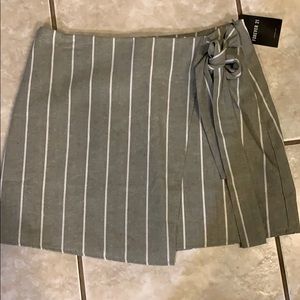 F21 Olive Green/White Skirt